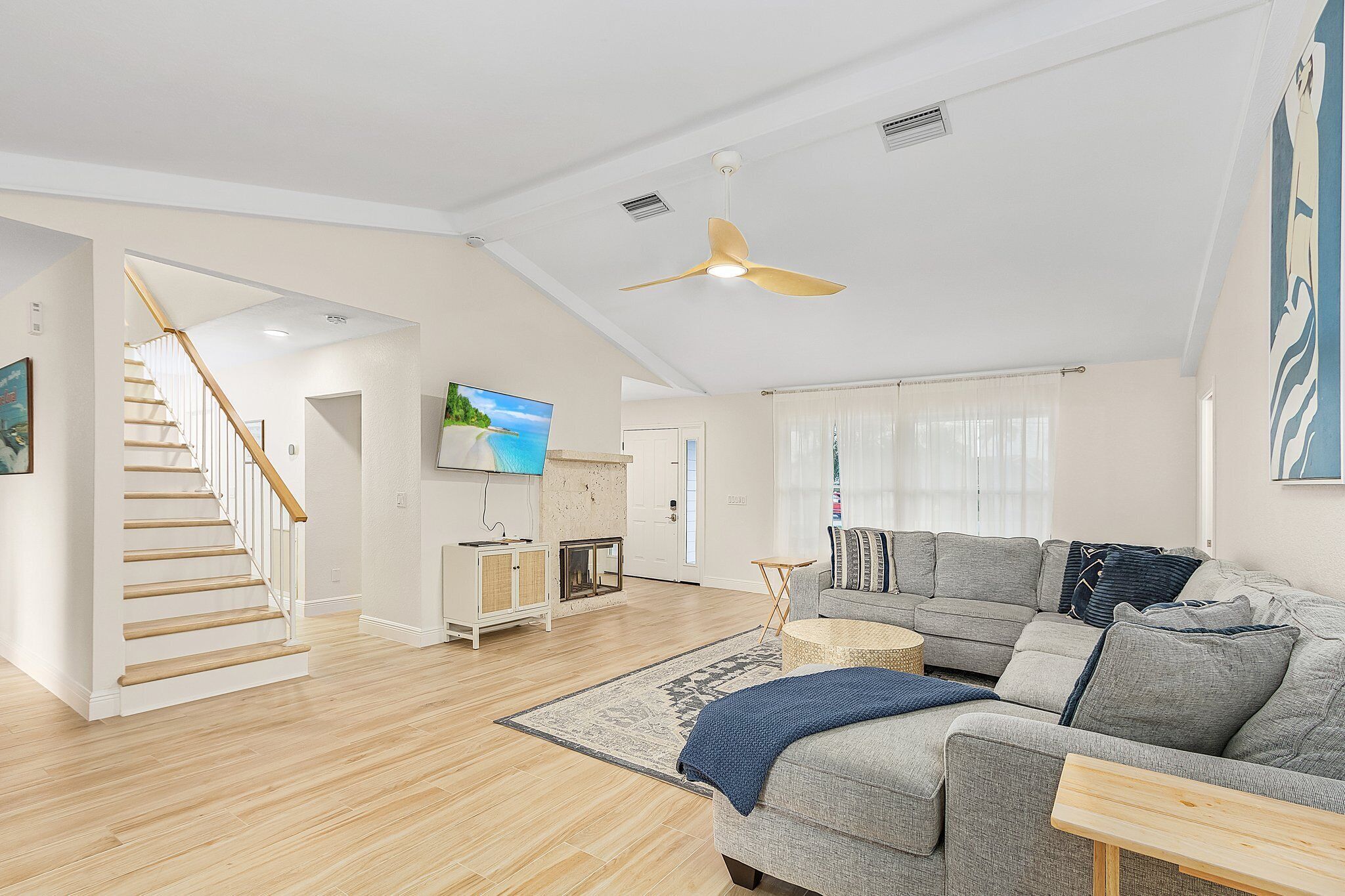 Smart-TV, Kamin, Drucker