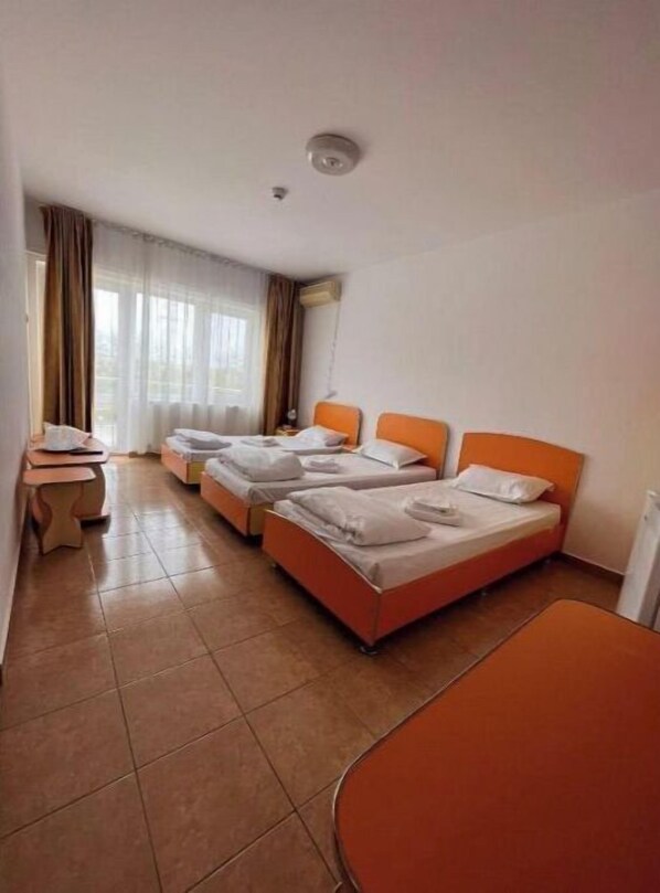 1 bedroom, WiFi, bed sheets