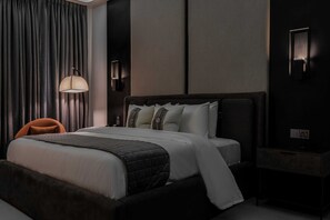 Deluxe Suite | Living area | Flat-screen TV - Dluxe Premium Hotel (Port Harcourt)