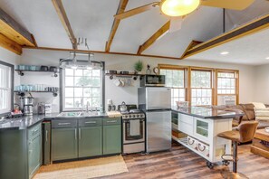 Fridge, microwave, stovetop, coffee/tea maker