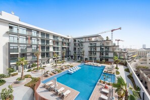 Pool - Modern 2 BD with Private Plunge Pool in JVC (Dubai)