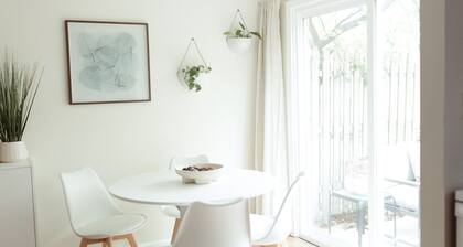 Beautiful & Bright Townhome