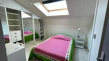 Basic Room (Bright) | 1 bedroom, free WiFi