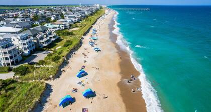 Steps to The Beach! King Beds, Grill & Balcony!