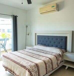 2 bedrooms, desk, iron/ironing board, WiFi