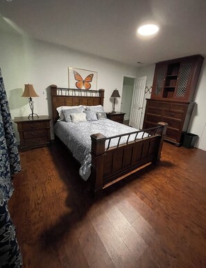 3 quartos, escrivaninha, Wi-Fi, roupa de cama