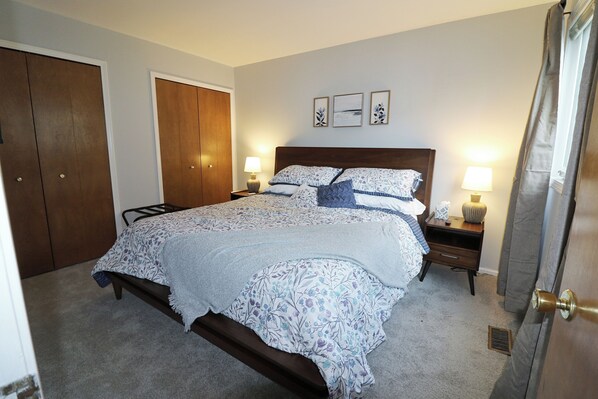 3 bedrooms, iron/ironing board, WiFi, bed sheets