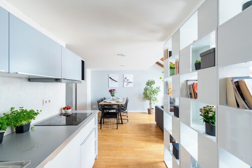 Modern 3 bedrooms apartment with AC