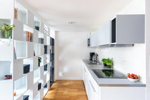 Deluxe Apartment | Private kitchen | Fridge, microwave, stovetop, electric kettle - Modern 3 bedrooms apartment with AC (Prague)