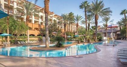 Awesome 2 Bedroom Condo for Formula 1