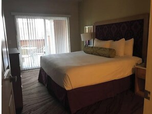 2 عدّة غرف نوم ومكواة/لوح كي وواي فاي وملاءات أسرّة