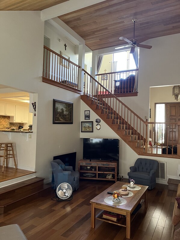 Living area - Hiking, SUP, Kayaking, Cycling. This Home is adjacent to Lake Natoma State Park. (Orangevale)