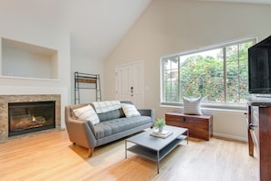 TV, fireplace, books, stereo - 1 Mi to Dtwn: Stylish Denver Home w/ Patio (Denver)
