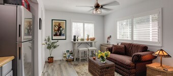 Hot Tub & Grill: Pet-Friendly Apt, Walk to Midtown