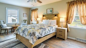 4 Schlafzimmer, Schreibtisch, Bügeleisen/Bügelbrett, Internetzugang