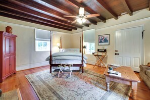 WiFi, bed sheets - Monticello Wine Trail Cottage - Close to Hiking! (Afton)