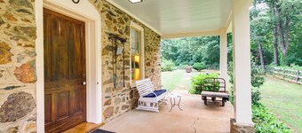 Monticello Wine Trail Cottage - Close to Hiking!