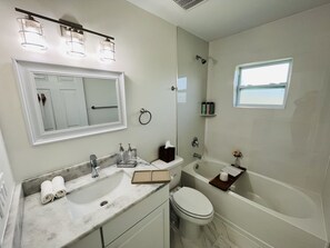 Shower, hair dryer, towels, soap - Cape Coral Nature Retreat with Adjacent Boating, Fishing & Trails (Cape Coral)