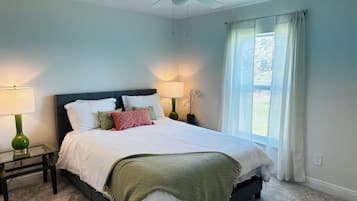 3 soverom, skrivebord, strykejern/-brett og wi-fi (inkludert)