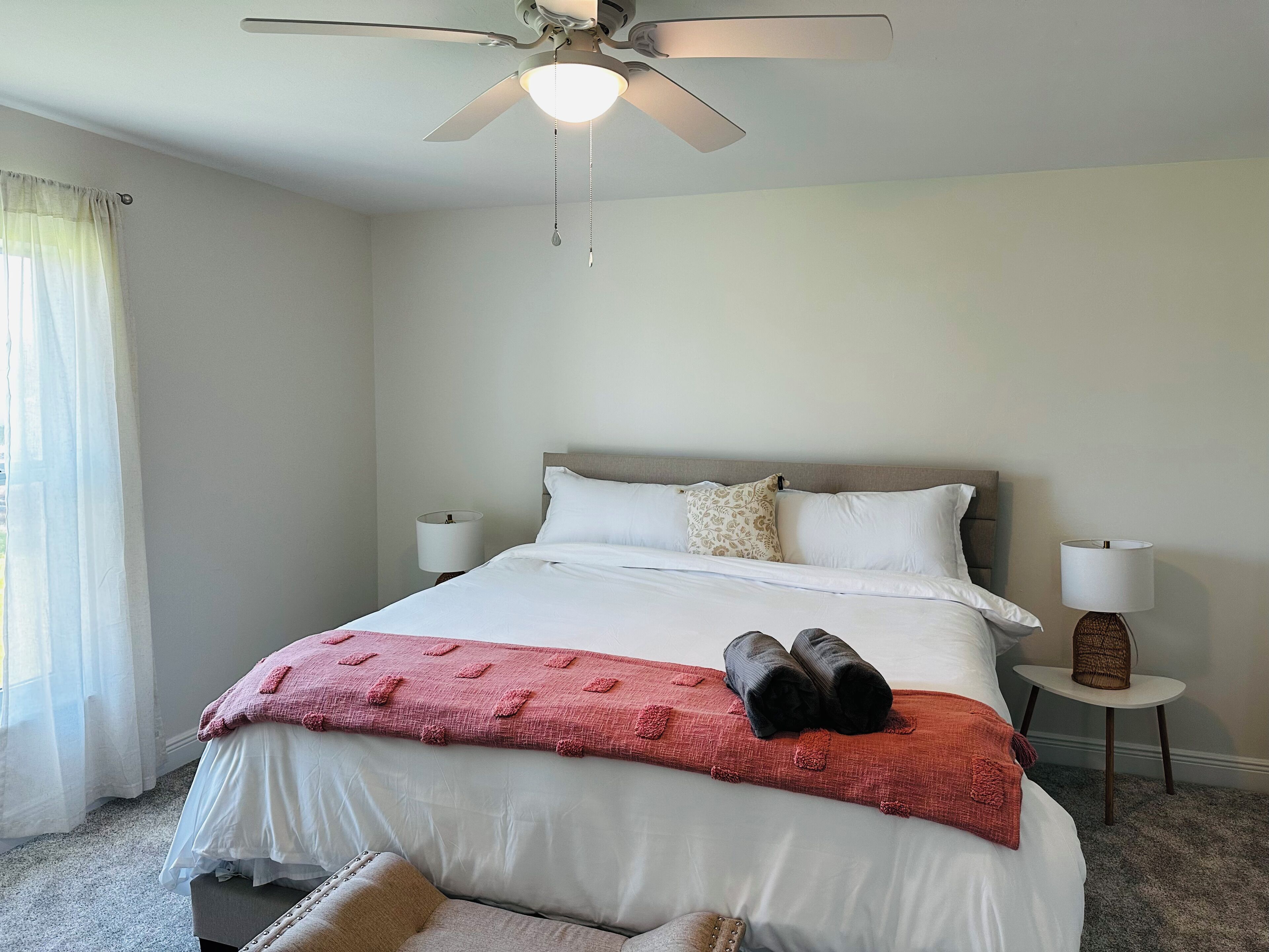 3 bedrooms, desk, iron/ironing board, free WiFi