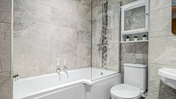 City Apartment | Bathroom | Free toiletries, hair dryer, towels, soap