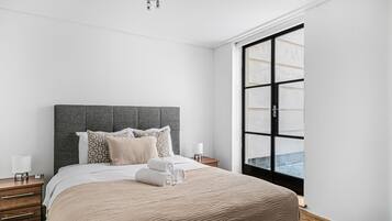 City Apartment | 2 bedrooms, individually decorated, individually furnished, desk