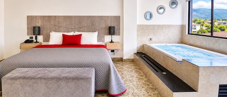 Apartemen Deluks, hot tub, pemandangan kota | Bathtub spa pribadi