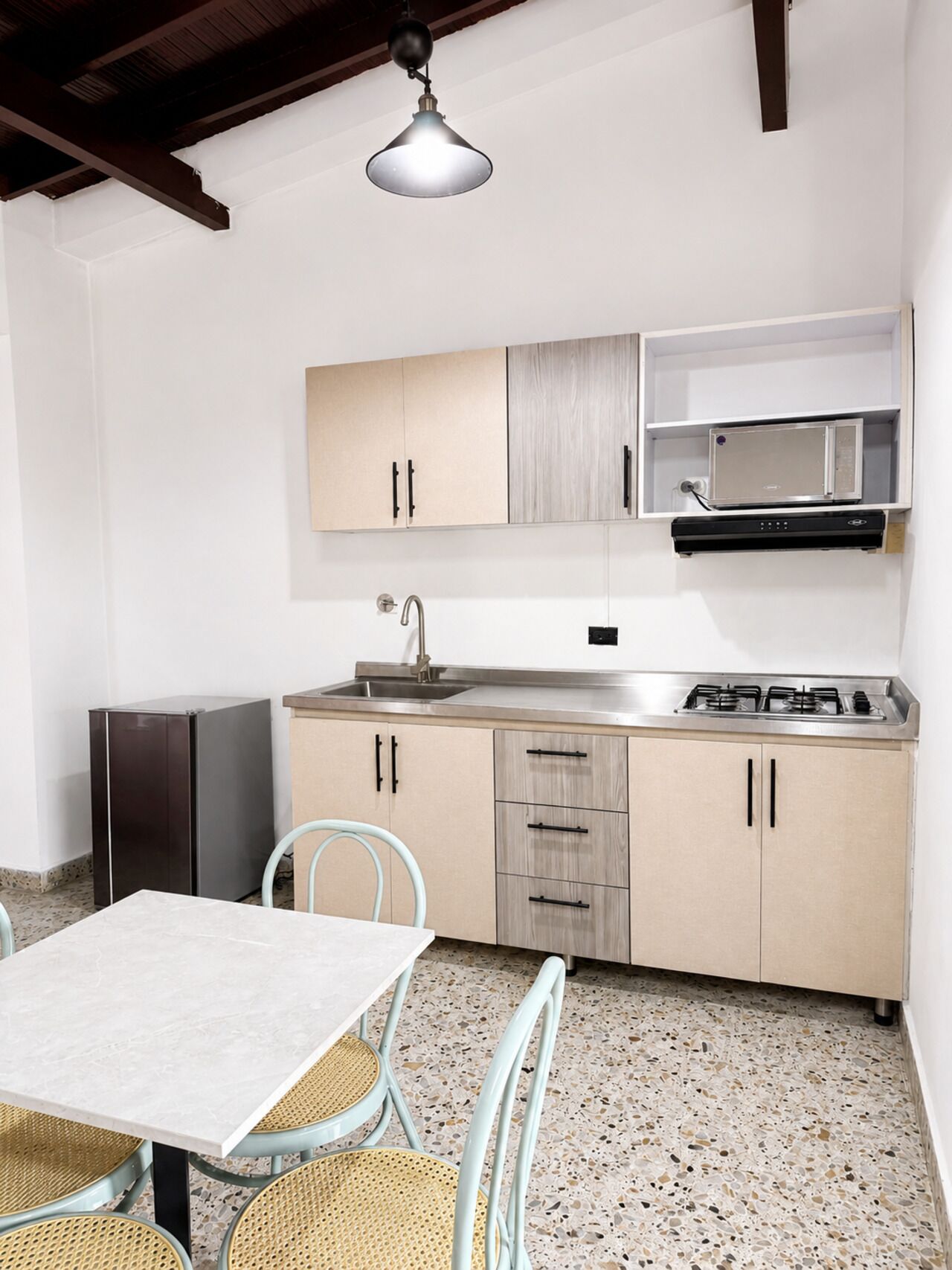 Suite Familiale, plusieurs lits, bain à remous, vue ville | Cuisine privée | Plancha