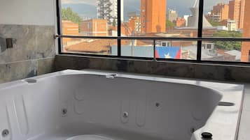 Luxury Suite, Hot Tub | Private spa tub