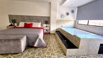 Deluxe-Apartment, Whirlpool | 2 Schlafzimmer, Allergikerbettwaren, Minibar