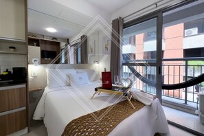 Estudio básico | 1 dormitorio, cortinas opacas, tabla de planchar con plancha