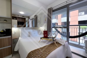 Basic Studio | 1 bedroom, blackout drapes, iron/ironing board, free WiFi