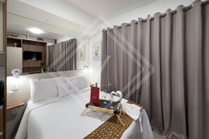 เบสิกสตูดิโอ | 1 ห้องนอน, ผ้าม่านกันแสง, เตารีด/โต๊ะรีดผ้า, Wi-Fi ฟรี