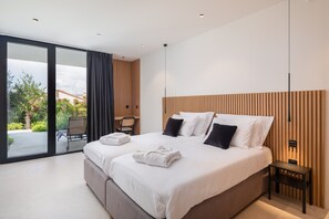 4 bedrooms, iron/ironing board, free WiFi, bed sheets - Luxury Villa Piña Colada with Pool (Sutivan)