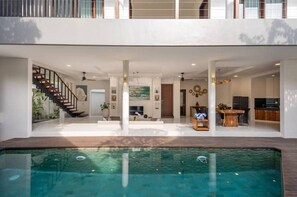 Piscine extérieure