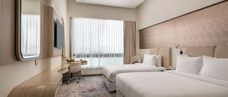 Minibar, desk, laptop workspace, free WiFi