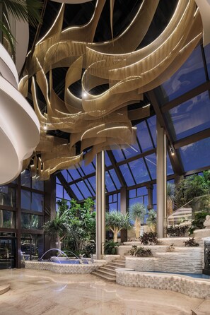 Property entrance - Crowne Plaza Alexandria Mirage by IHG (Alexandria)