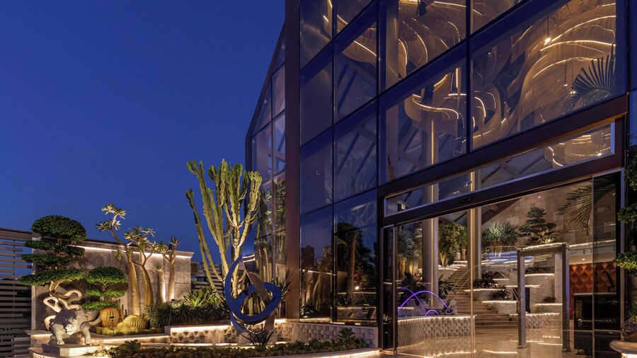 Crowne Plaza Alexandria Mirage by IHG