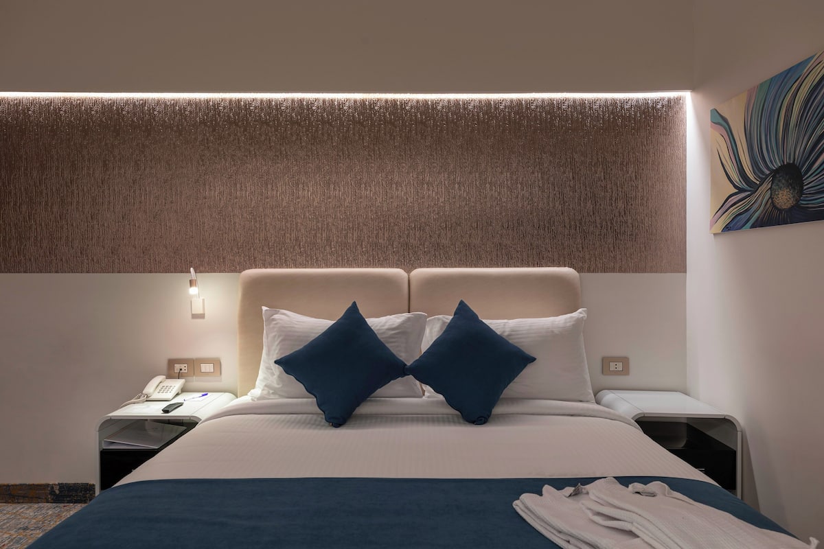 1 habitación, minibar, wifi gratis y ropa de cama
