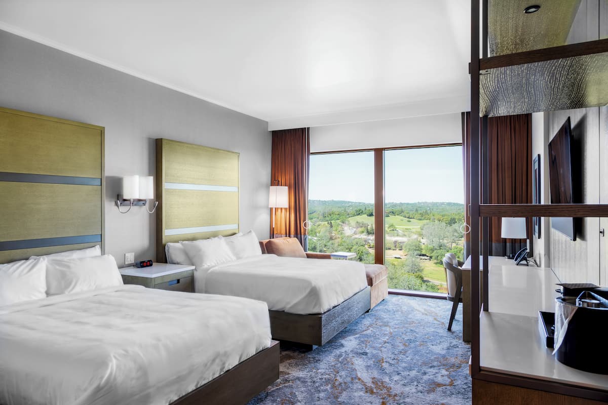 Habitación doble Deluxe, 2 camas Queen size | Vista a la montaña
