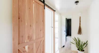 Cozy basecamp minutes from waterfalls, hiking and climbing
