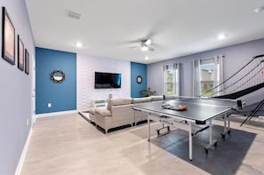 Smart TV, table tennis