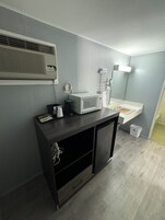 Colchones con efecto memoria, muebles diferentes y escritorio 