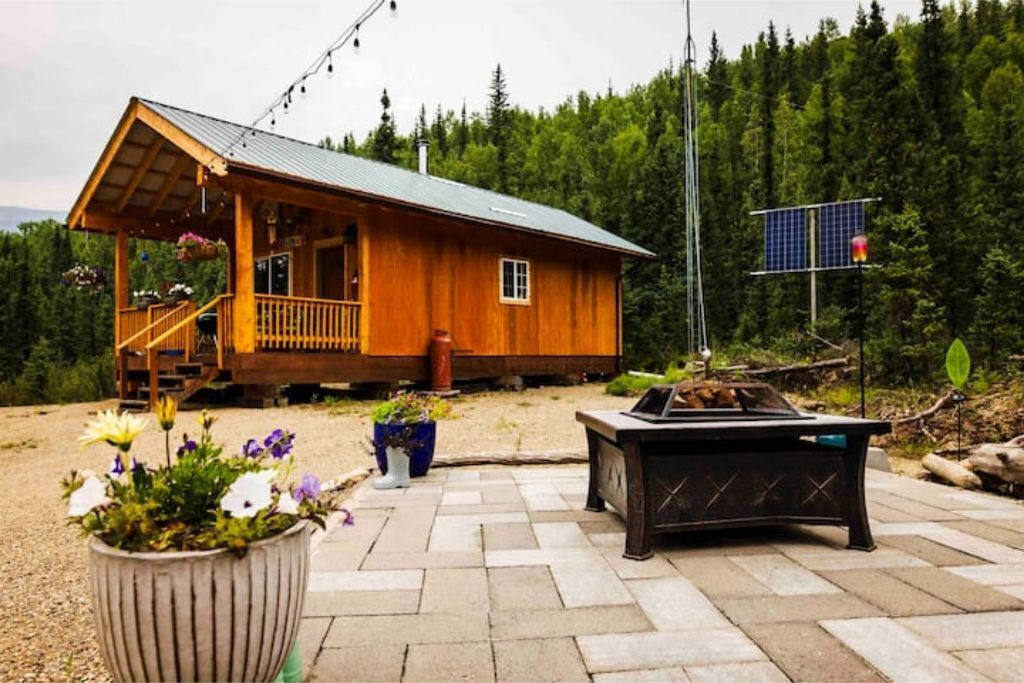 Chena Hot Springs Off Grid Cabin