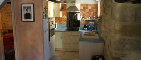 Batterie de cuisine, vaisselle et ustensiles