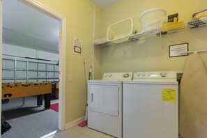 Interior - Genie's Lamp - 7757WH (Kissimmee)