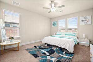 4 Schlafzimmer, Bügeleisen/Bügelbrett, WLAN, Bettwäsche