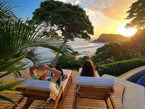 BEACHFRONT INFINITY POOL – DIRECT PRIVATE BEACH ACCESS – FOREST & TROPIC GARDENS