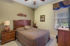 6 habitaciones, tabla de planchar con plancha y cuna de viaje