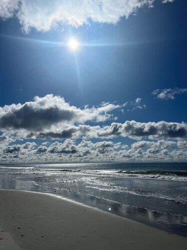 Tortuga Oceanside Villa with Beautiful Beach and Sunset Views in Emerald Isle